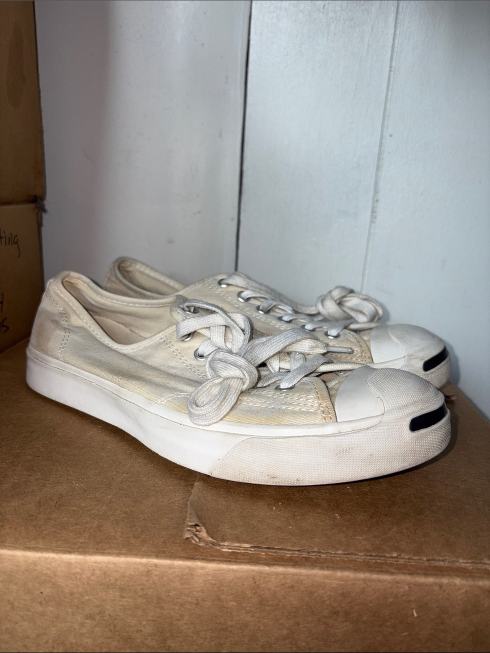 Converse Low-Top Canvas Sneakers in Cream size 8 Women’s